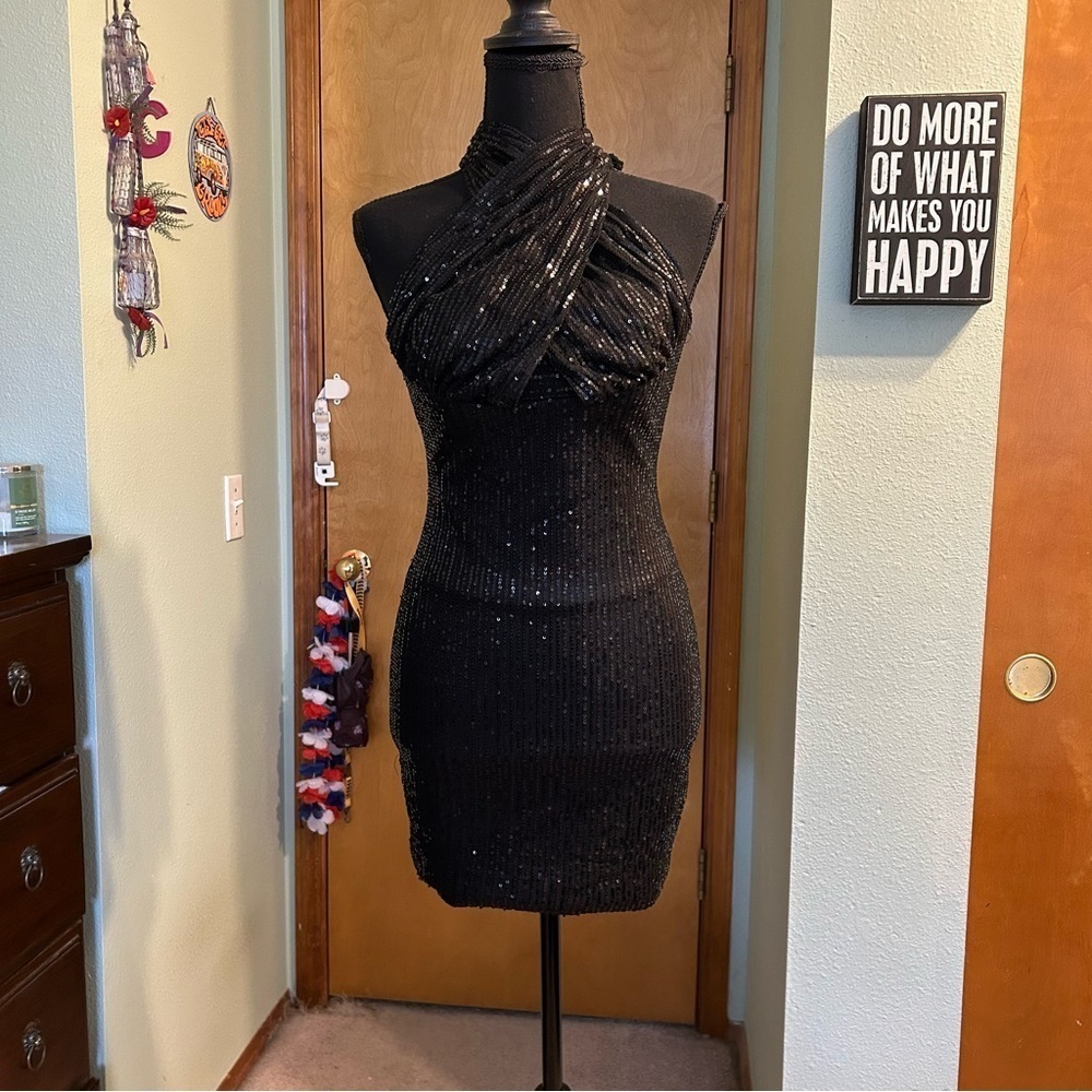 NWOT black sequined halter bodycon mini dress size 0 prom cocktail party dress